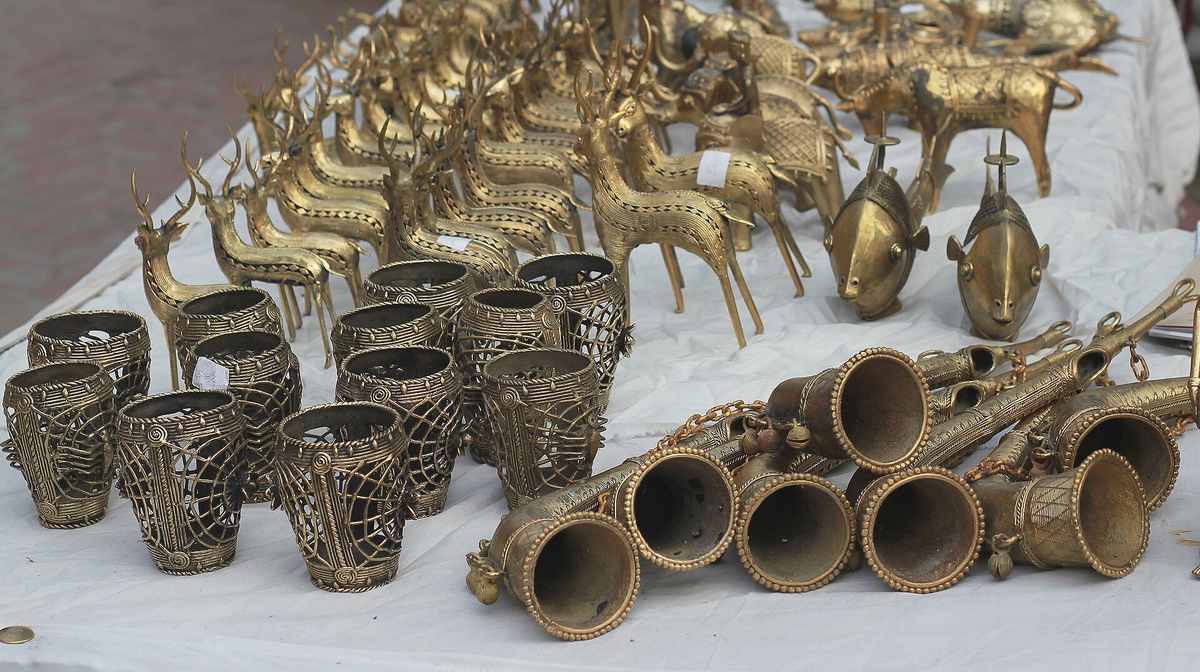 Bell-metal dhokra figures made by Bastar artisans